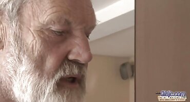 phim sex mông cổ Anh ta có một con gà trống phim sex 2021 nga trong mông.